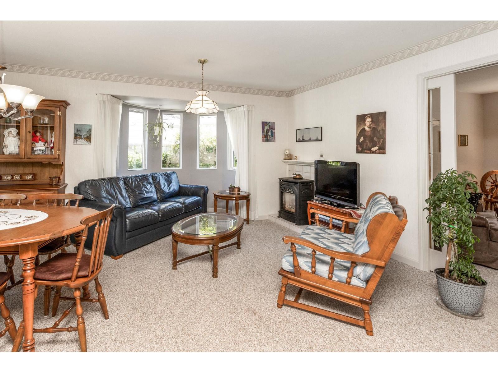 Photo 12 of 22167 46 Avenue, Langley BC
