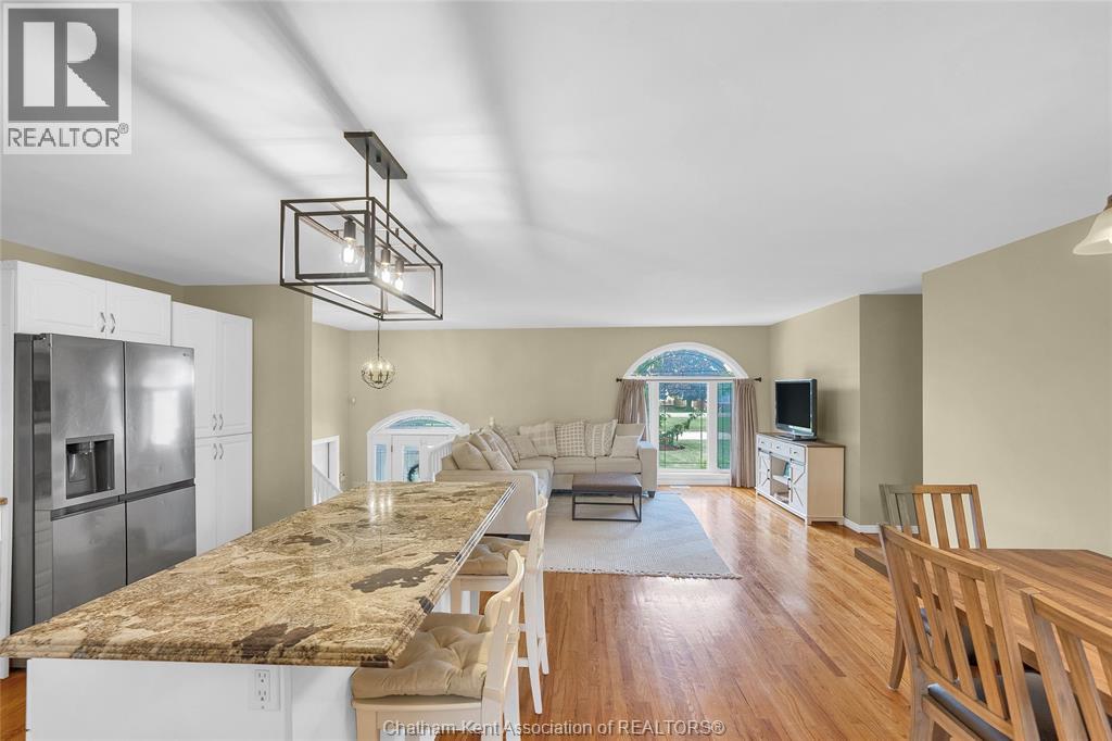 Photo 11 of 25619 Meadowbrook Lane, Chathamkent ON
