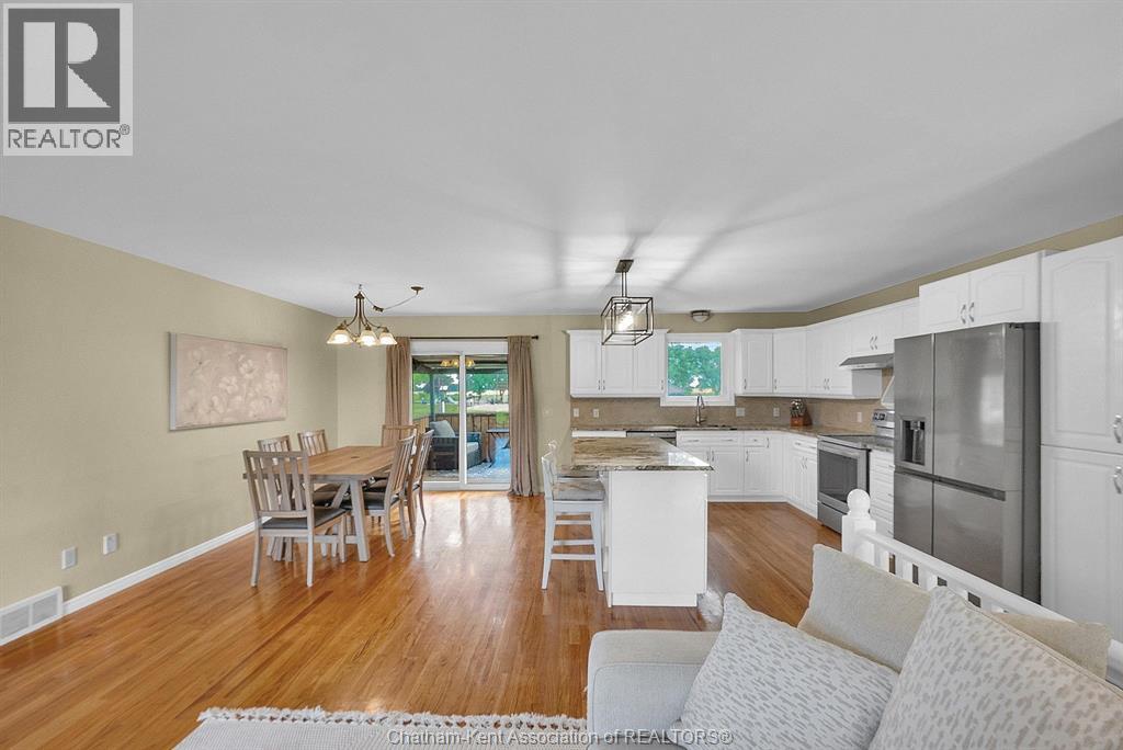 Photo 14 of 25619 Meadowbrook Lane, Chathamkent ON