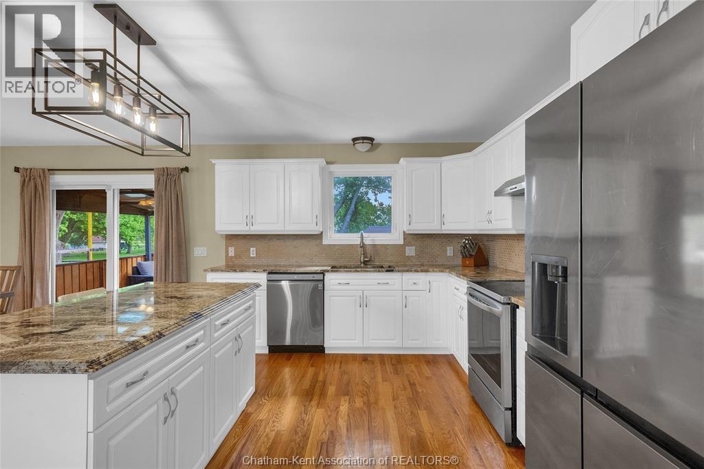 Photo 17 of 25619 Meadowbrook Lane, Chathamkent ON