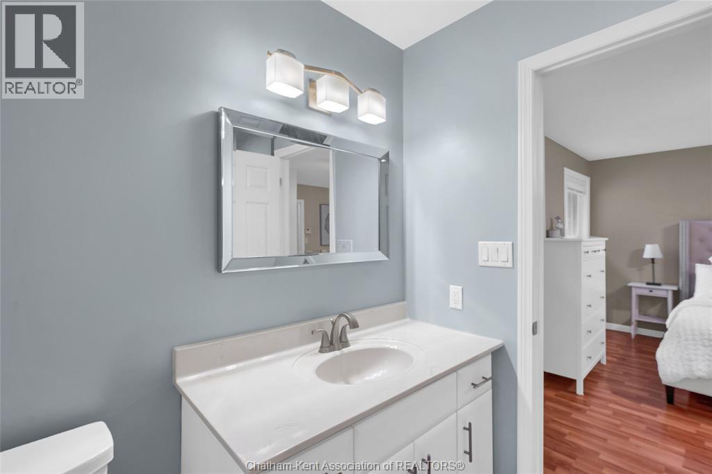 Photo 25 of 25619 Meadowbrook Lane, Chathamkent ON