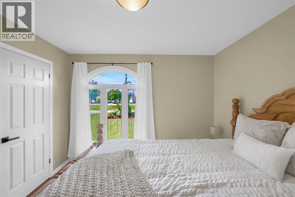 Photo 29 of 25619 Meadowbrook Lane, Chathamkent ON