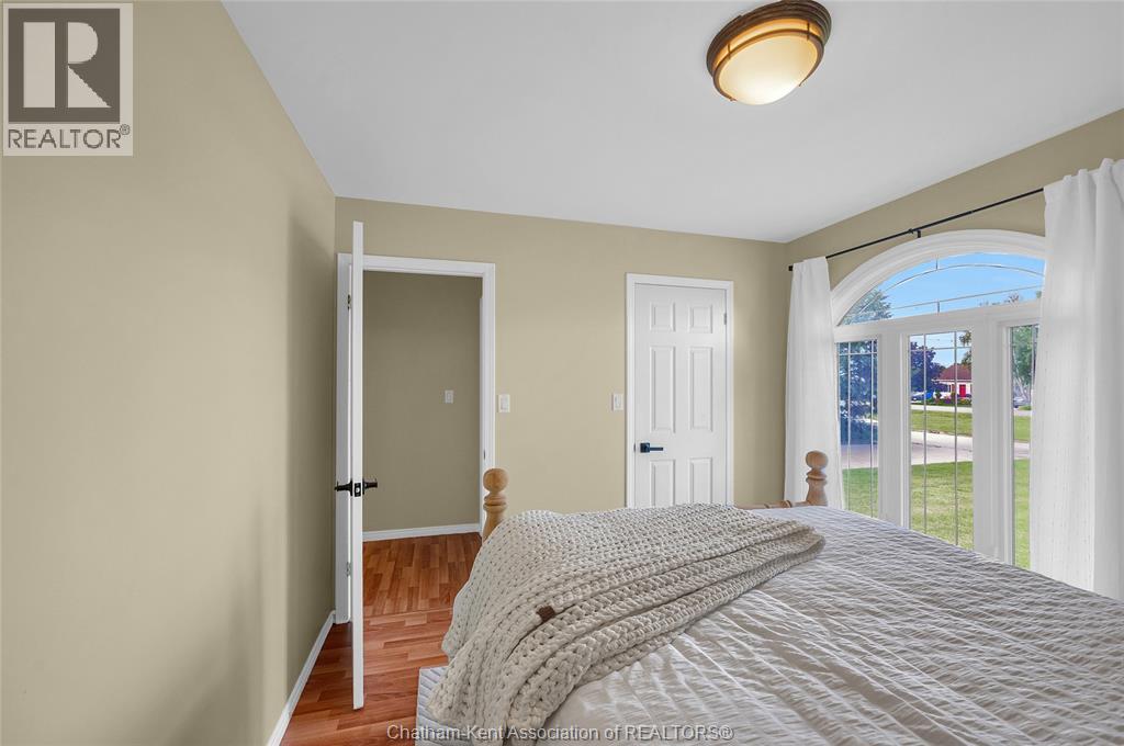 Photo 30 of 25619 Meadowbrook Lane, Chathamkent ON