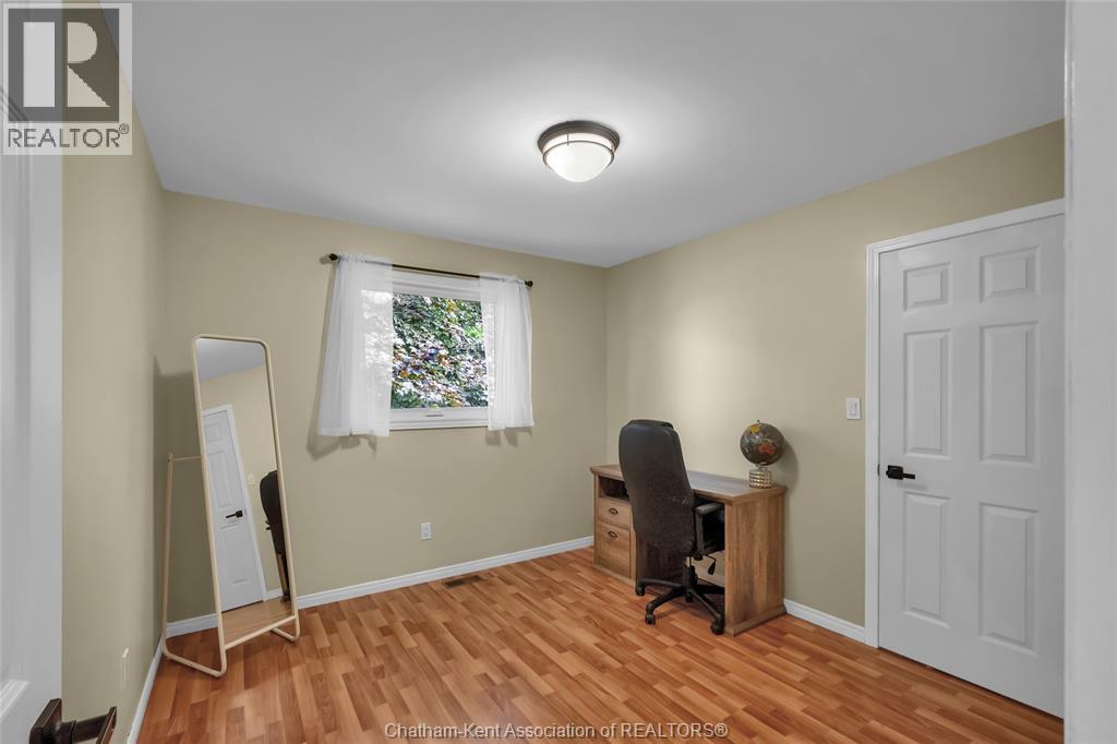 Photo 31 of 25619 Meadowbrook Lane, Chathamkent ON
