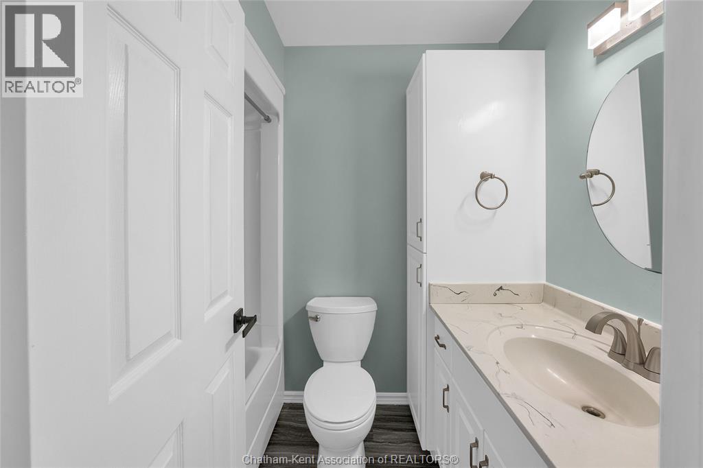 Photo 32 of 25619 Meadowbrook Lane, Chathamkent ON