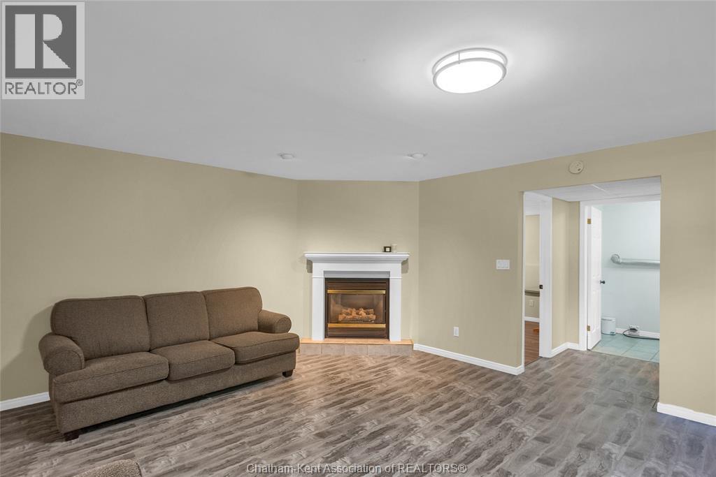 Photo 37 of 25619 Meadowbrook Lane, Chathamkent ON