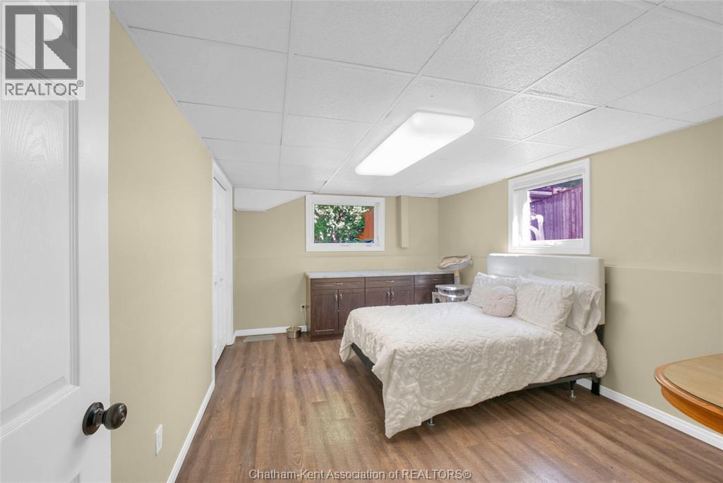 Photo 39 of 25619 Meadowbrook Lane, Chathamkent ON