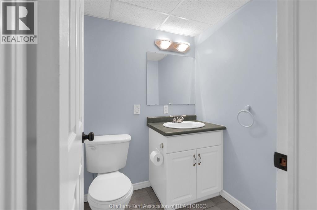 Photo 41 of 25619 Meadowbrook Lane, Chathamkent ON