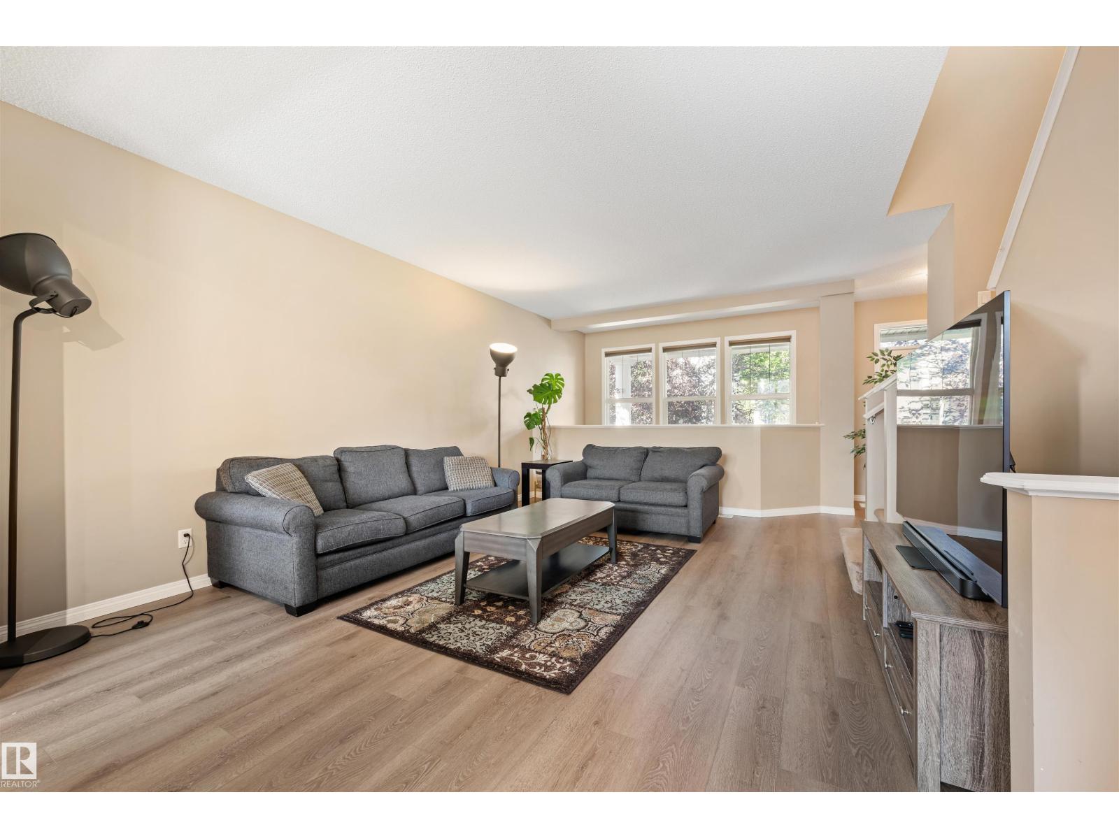 Photo 7 of 1319 74 St Sw, Edmonton AB
