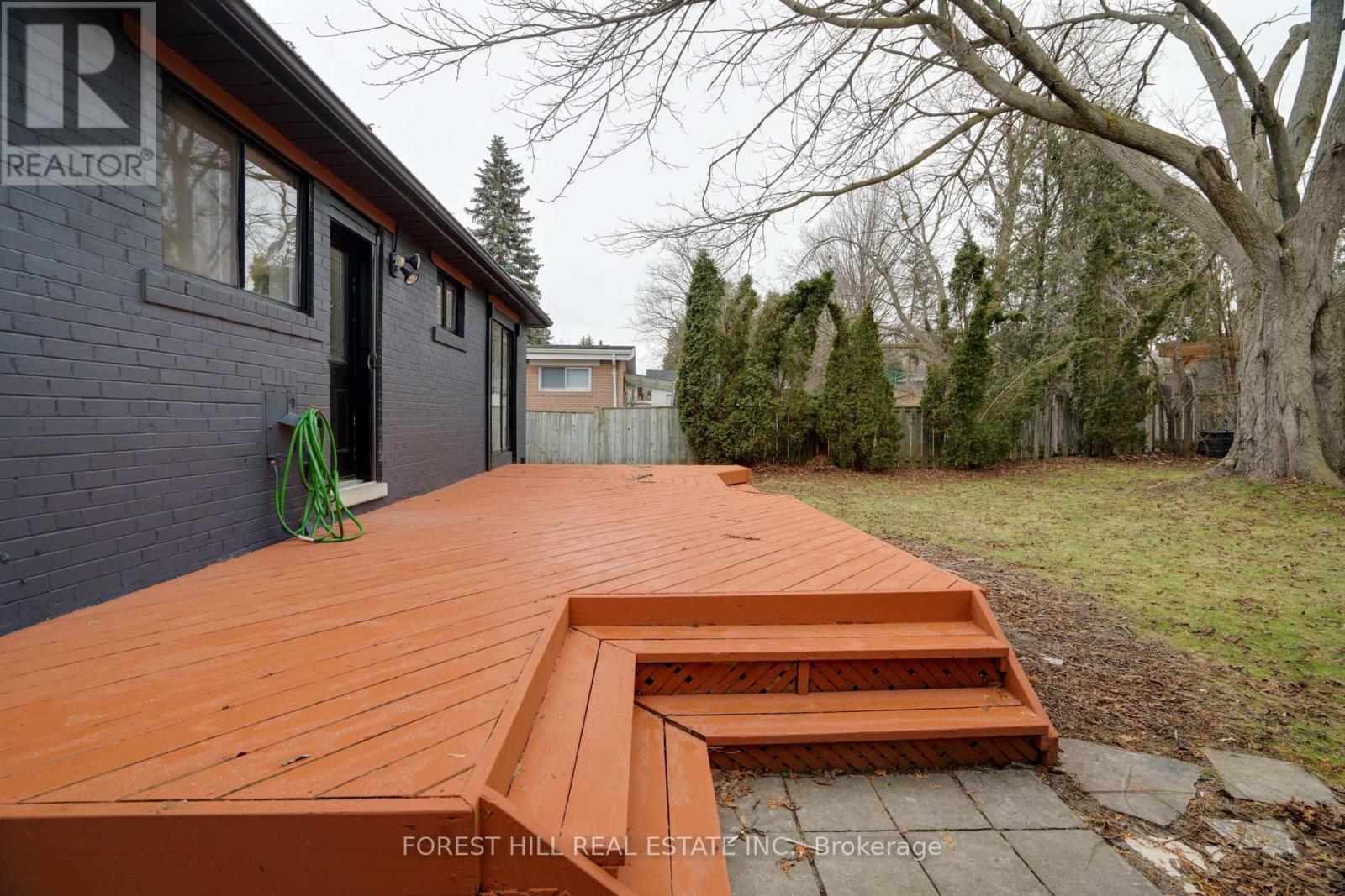 Photo 29 of 1 Willis Drive, Aurora ON
