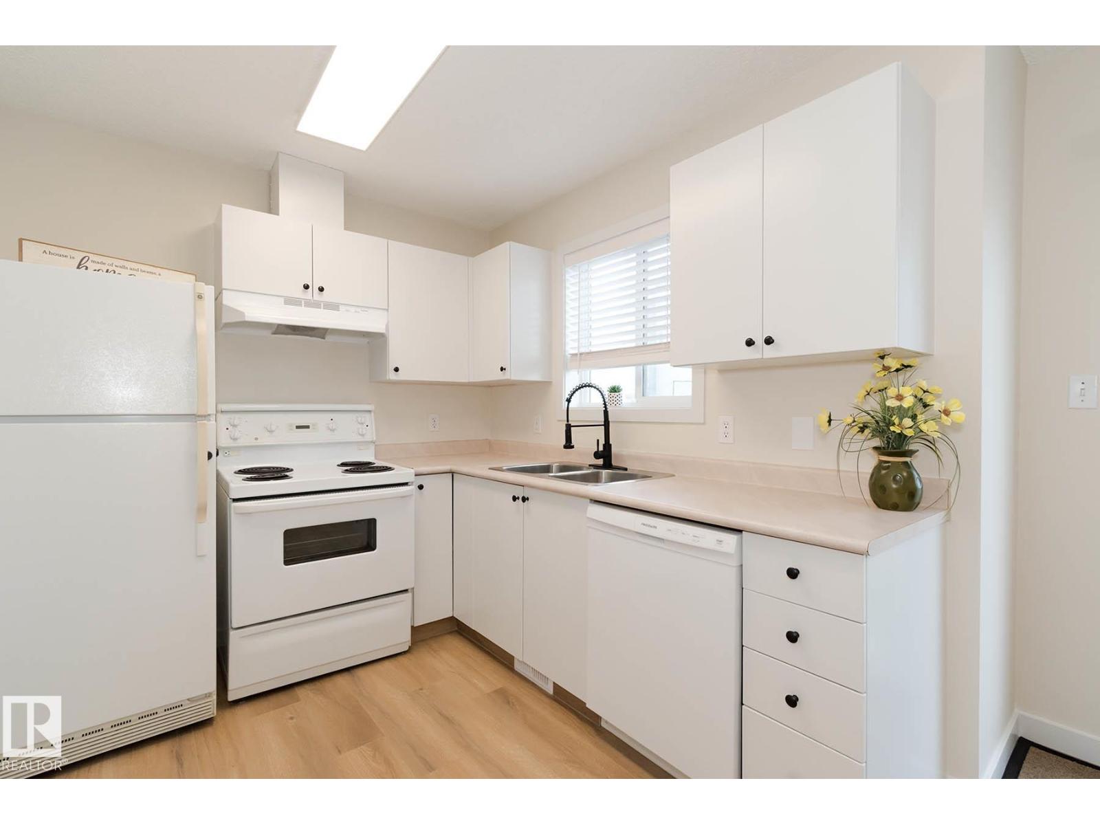 Photo 12 of 1305 610 King St, Spruce Grove AB
