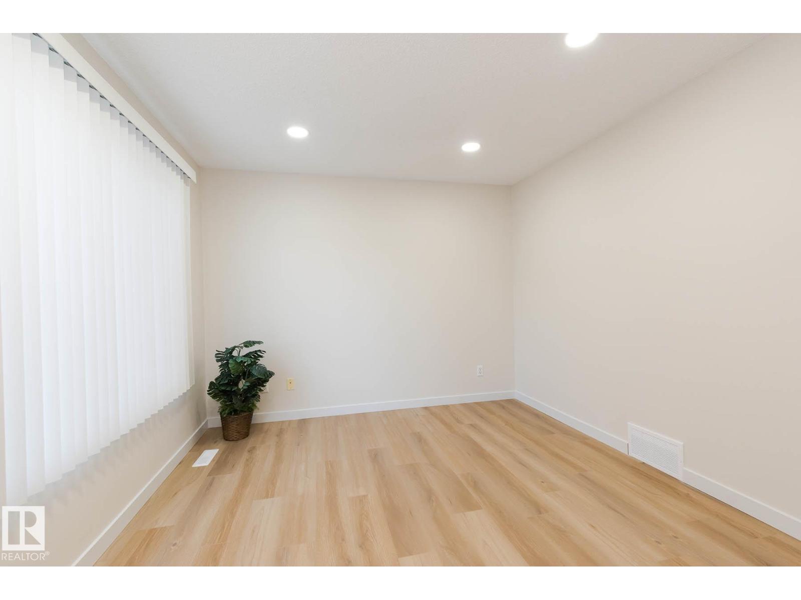 Photo 5 of 1305 610 King St, Spruce Grove AB