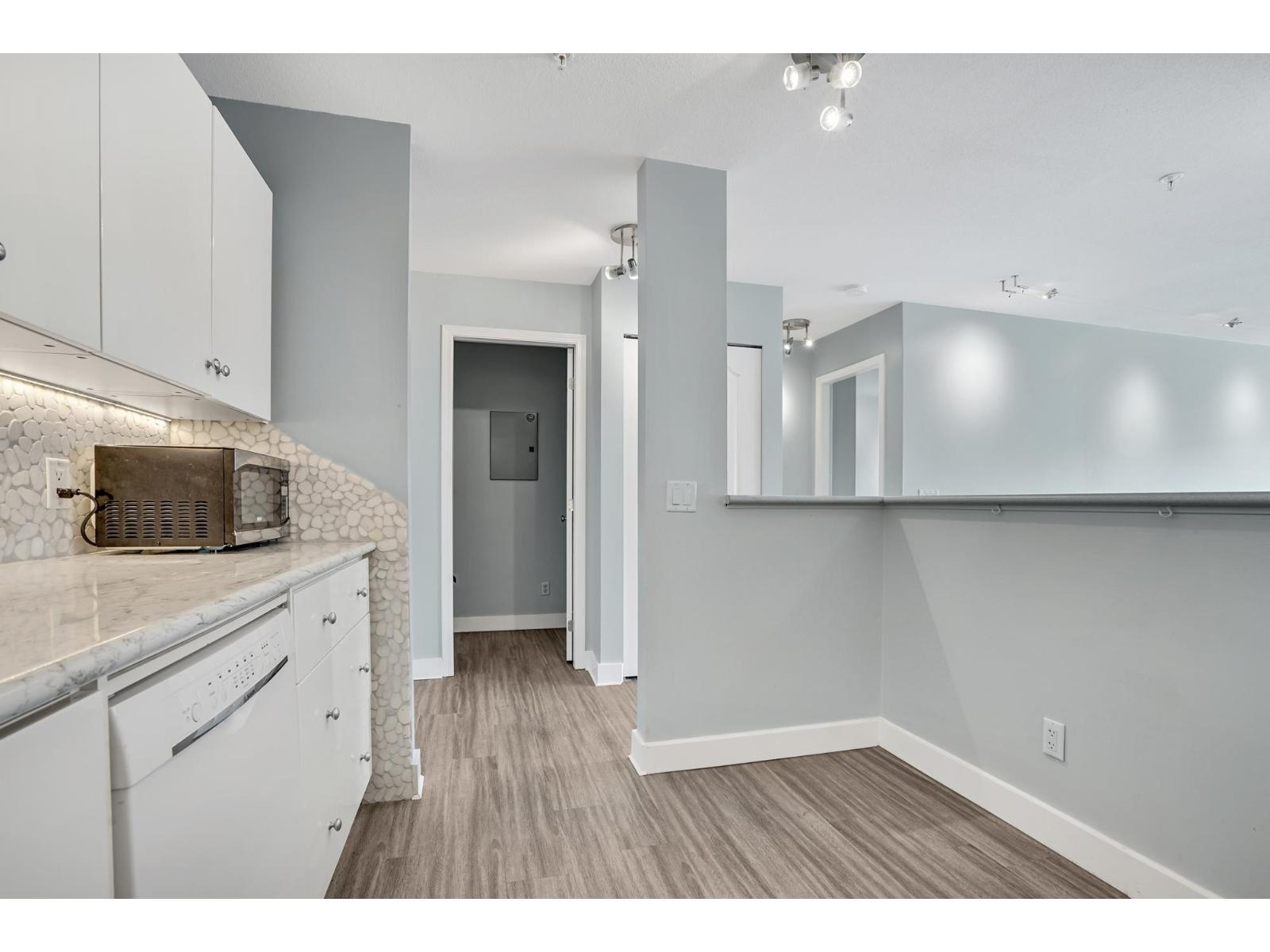 Photo 6 of 414 33738 King Road, Abbotsford BC