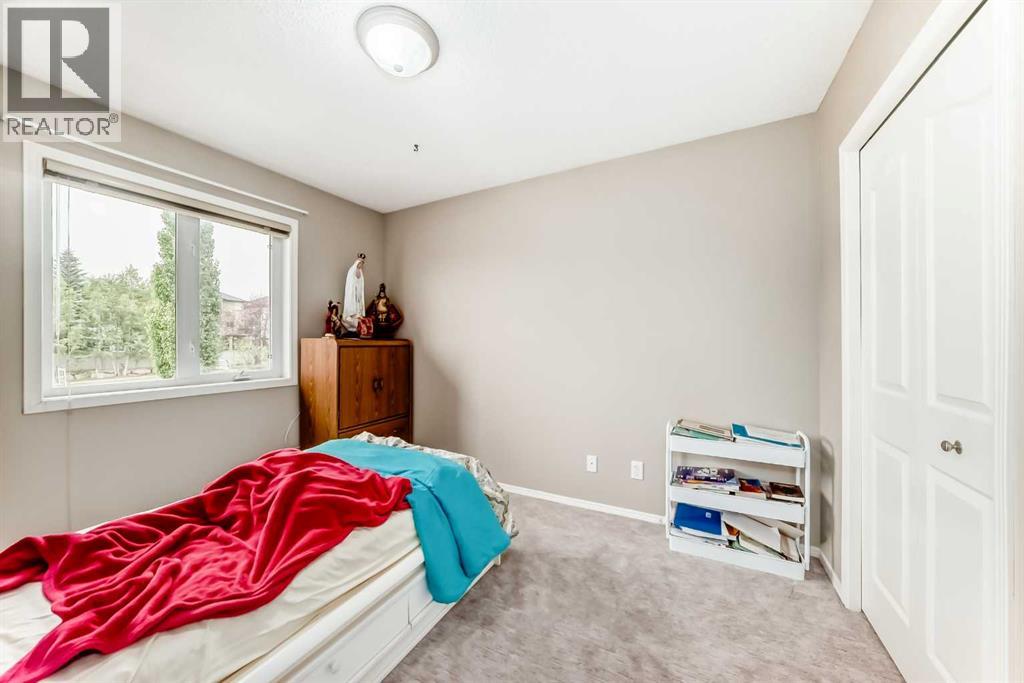 Photo 37 of 103 Sienna Park Heath Sw, Calgary AB