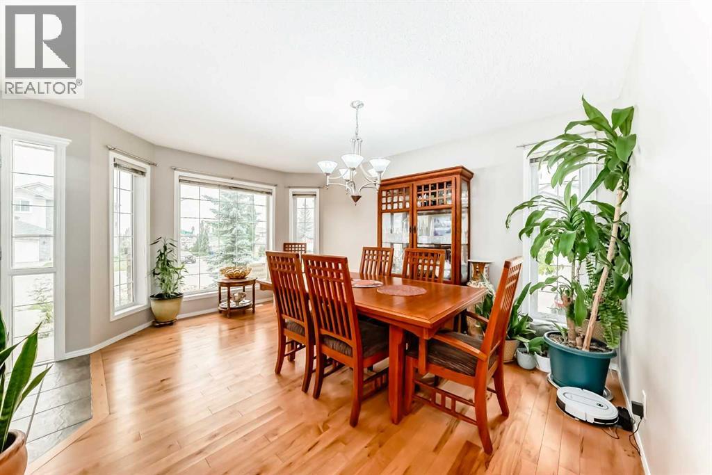 Photo 18 of 103 Sienna Park Heath Sw, Calgary AB