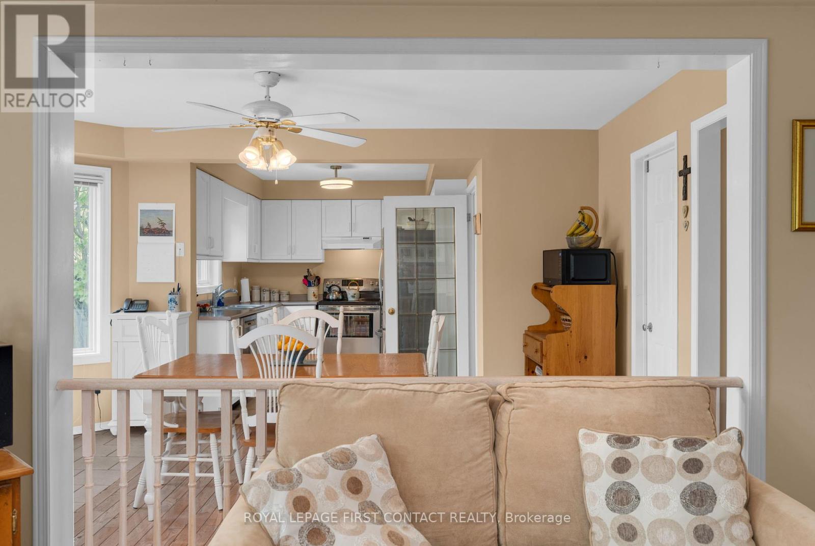 Photo 10 of 58 Mcdougall Drive, Barrie ON