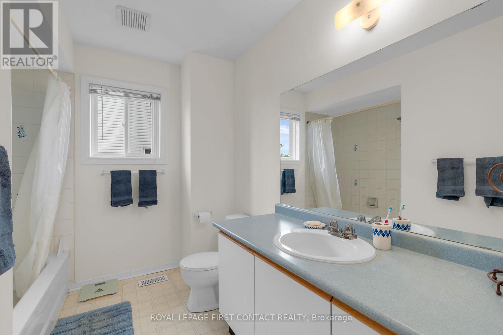 Photo 21 of 58 Mcdougall Drive, Barrie ON