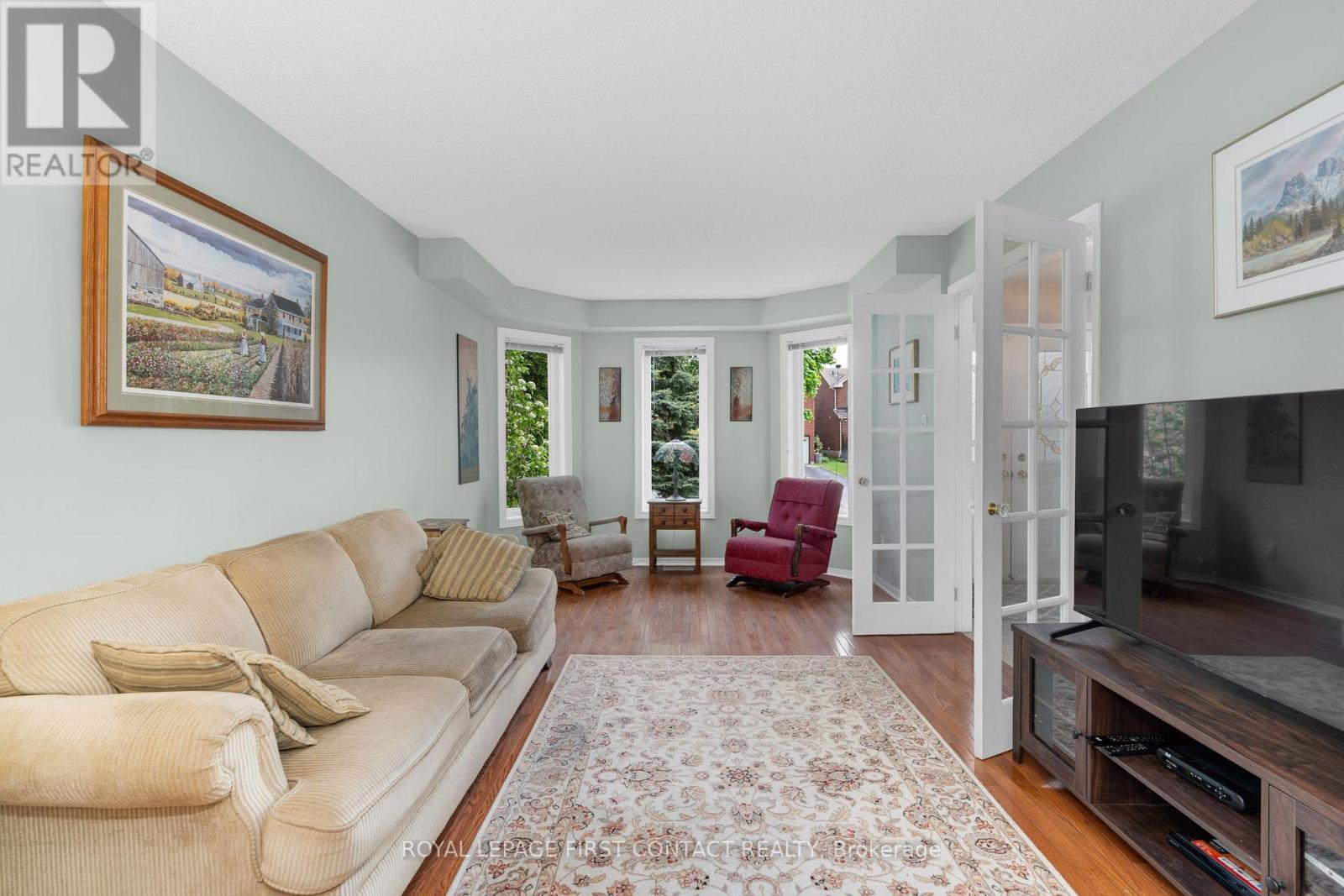 Photo 5 of 58 Mcdougall Drive, Barrie ON