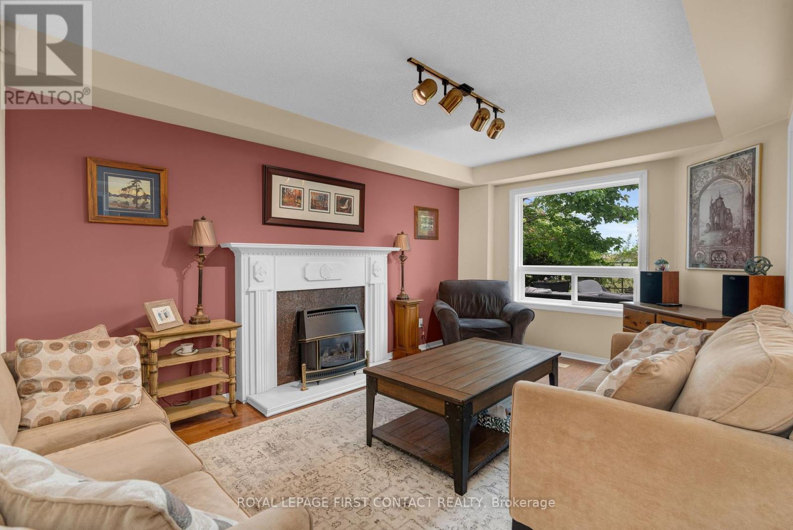 Photo 9 of 58 Mcdougall Drive, Barrie ON