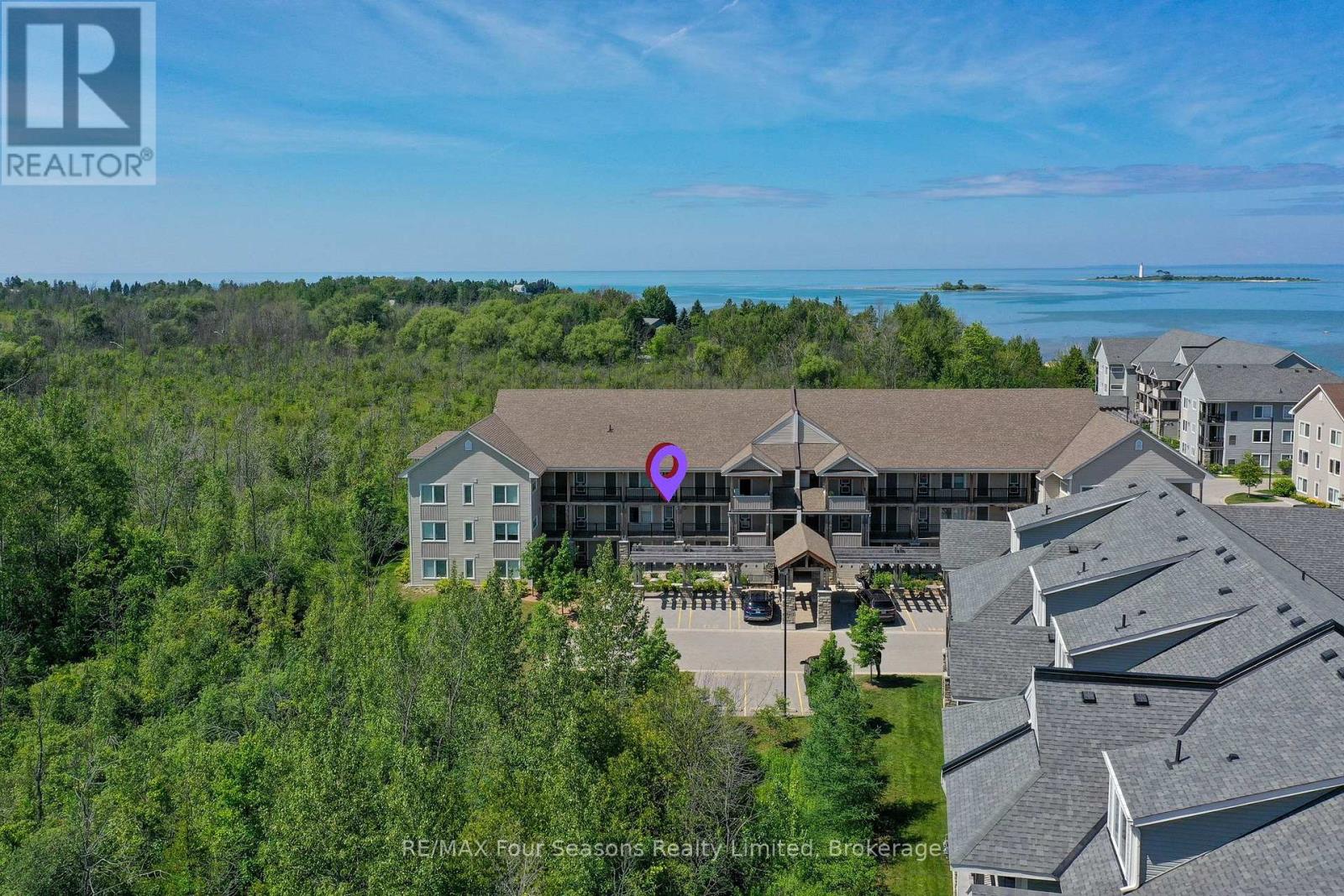 Photo 1 of 203 6 Anchorage Crescent, Collingwood ON