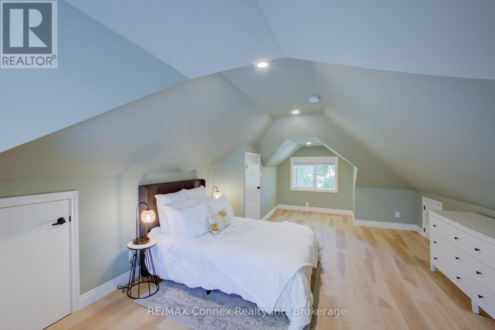 Photo 31 of 120 Harris Street, Guelph ON