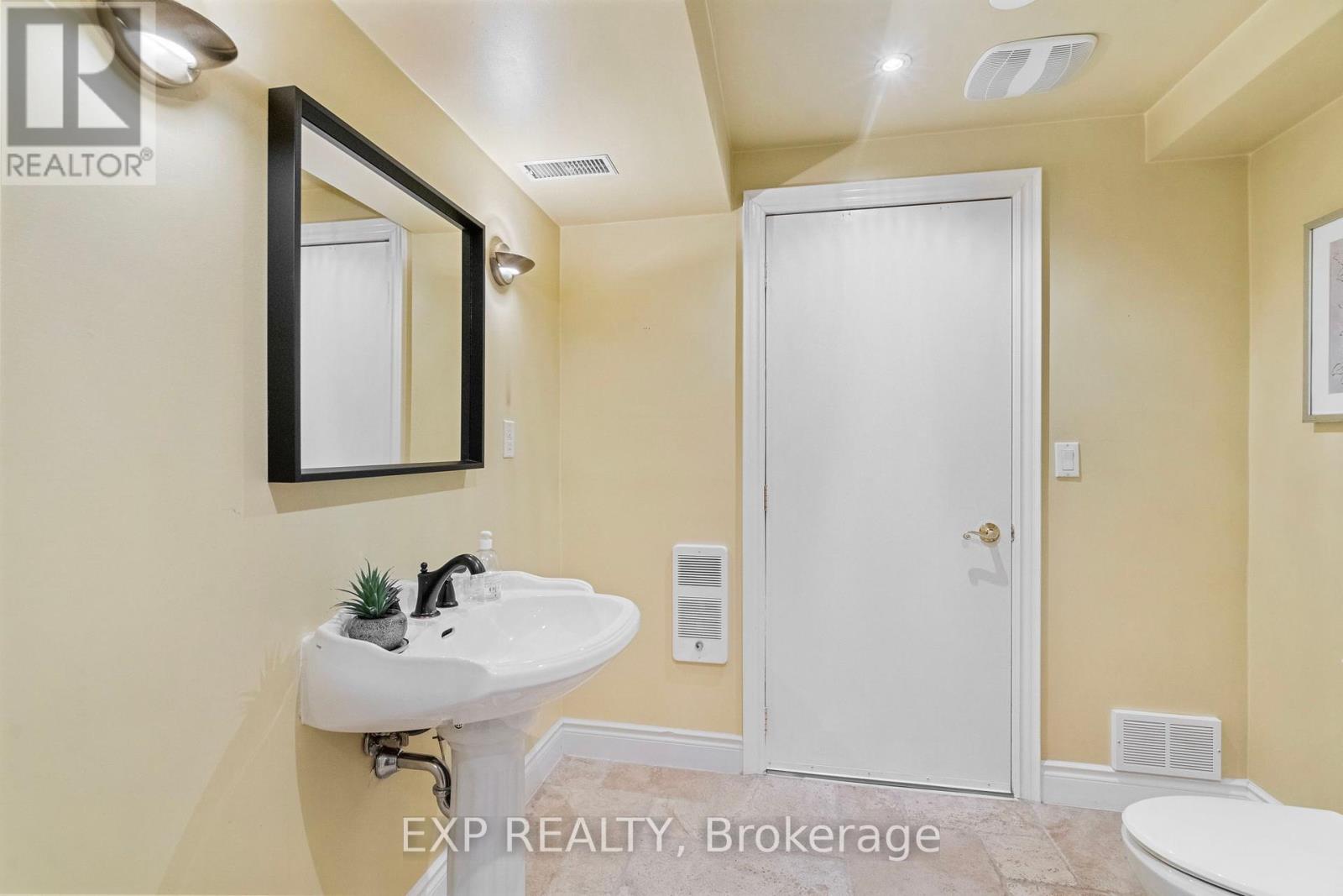 Photo 32 of 30 1295 Wharf Street, Pickering ON