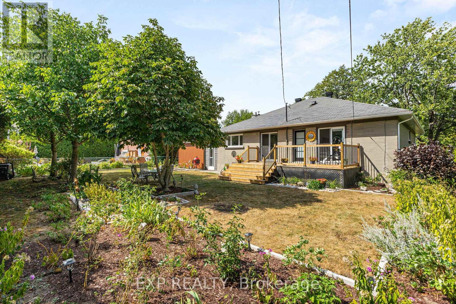 Photo 37 of 1502 Farnsworth Avenue, Ottawa ON