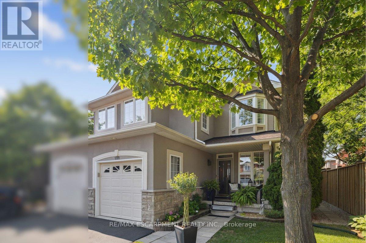 Photo 2 of 1199 Stephenson Drive, Burlington ON