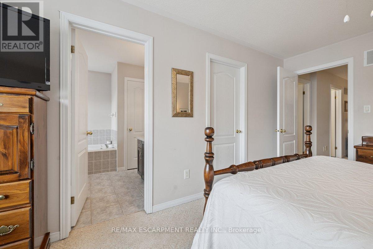 Photo 26 of 1199 Stephenson Drive, Burlington ON