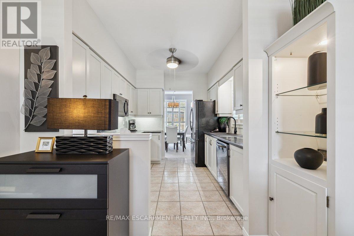 Photo 8 of 1199 Stephenson Drive, Burlington ON