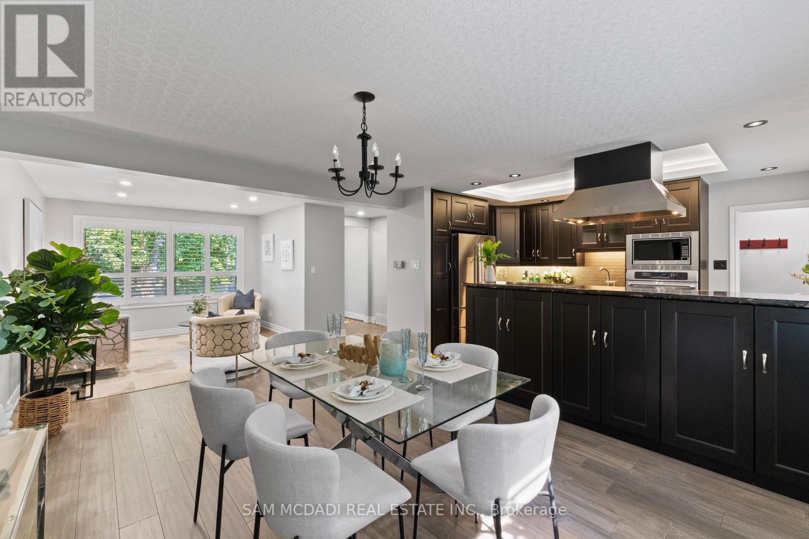 Photo 10 of 158 Felan Avenue, Oakville ON