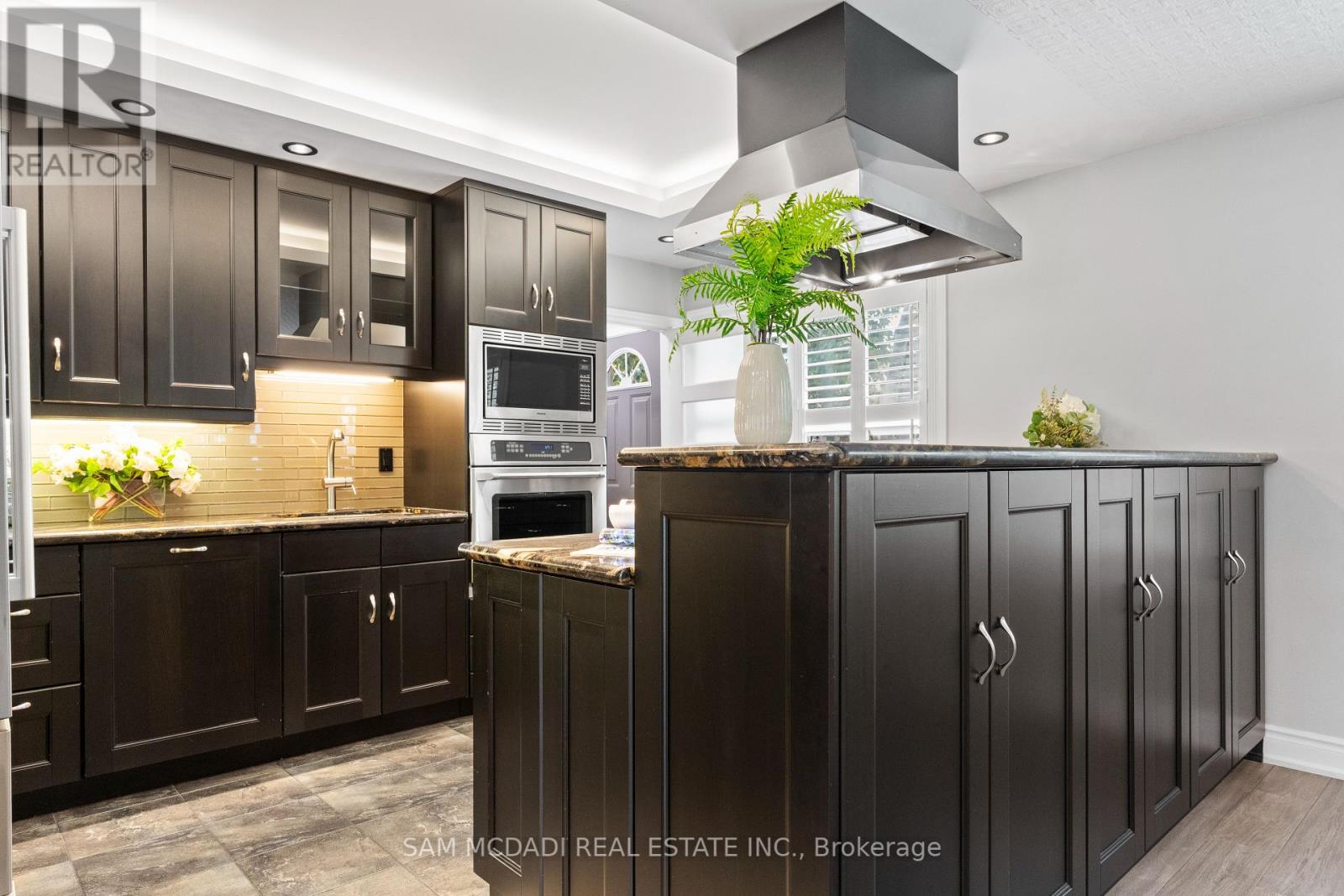 Photo 9 of 158 Felan Avenue, Oakville ON