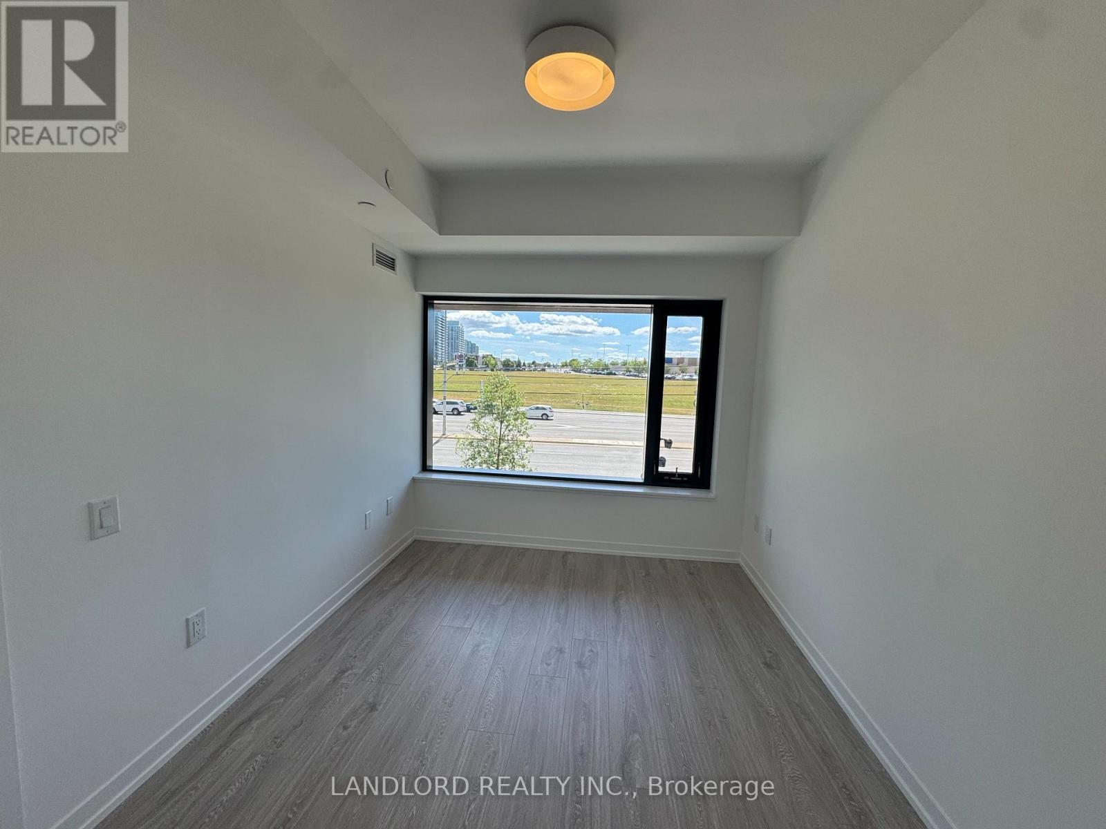 Photo 11 of 321 2485 Eglinton Avenue W, Mississauga ON