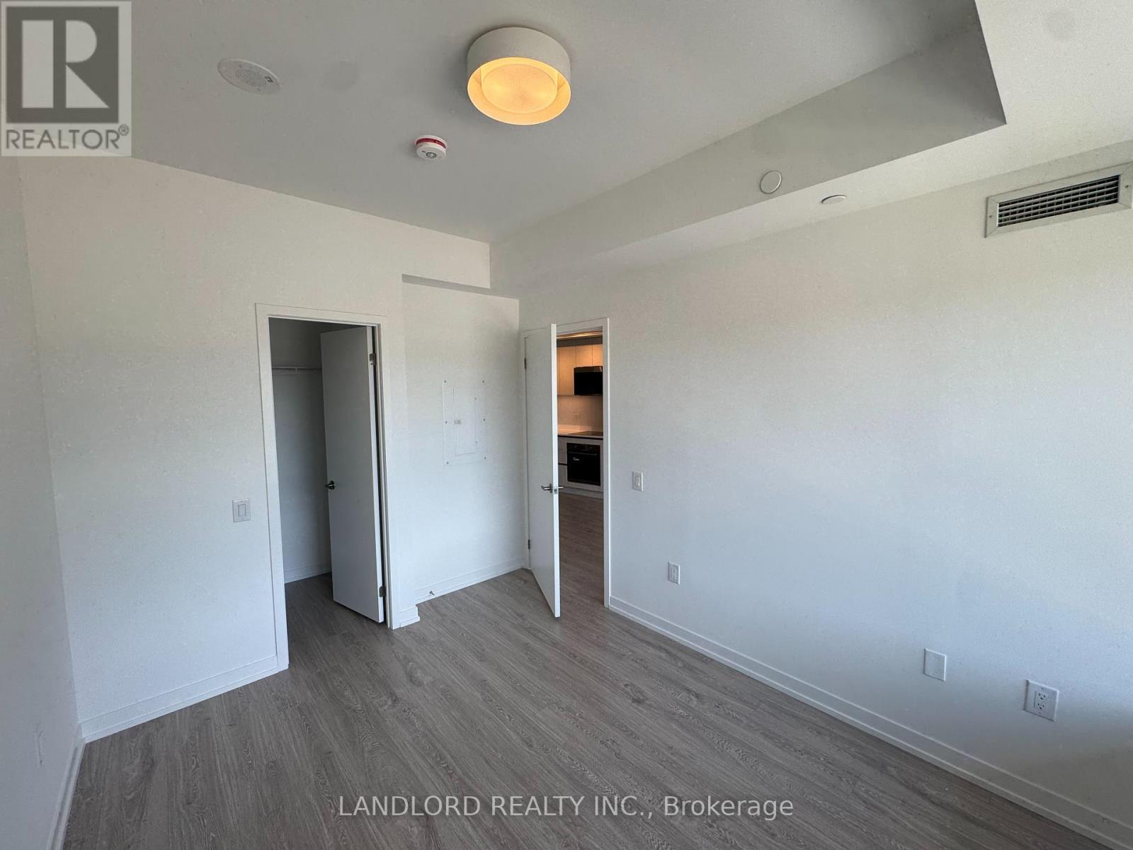 Photo 14 of 321 2485 Eglinton Avenue W, Mississauga ON