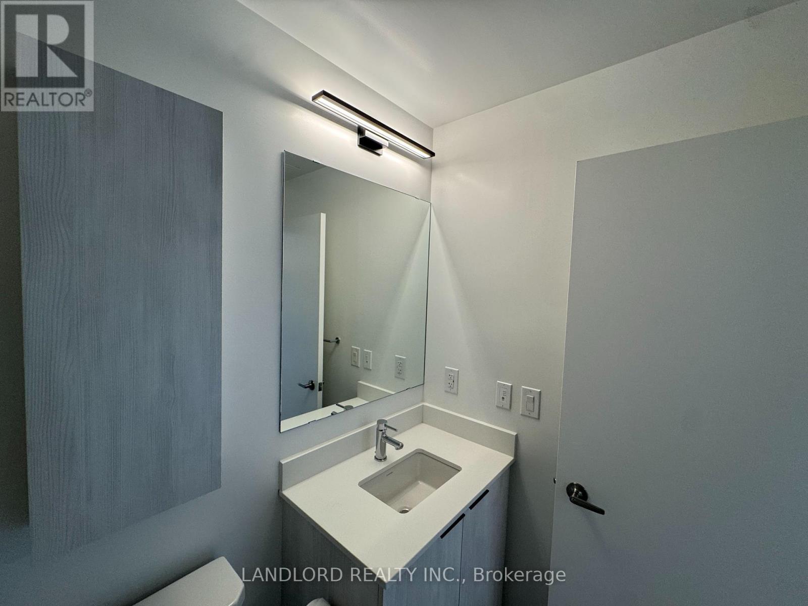 Photo 16 of 321 2485 Eglinton Avenue W, Mississauga ON