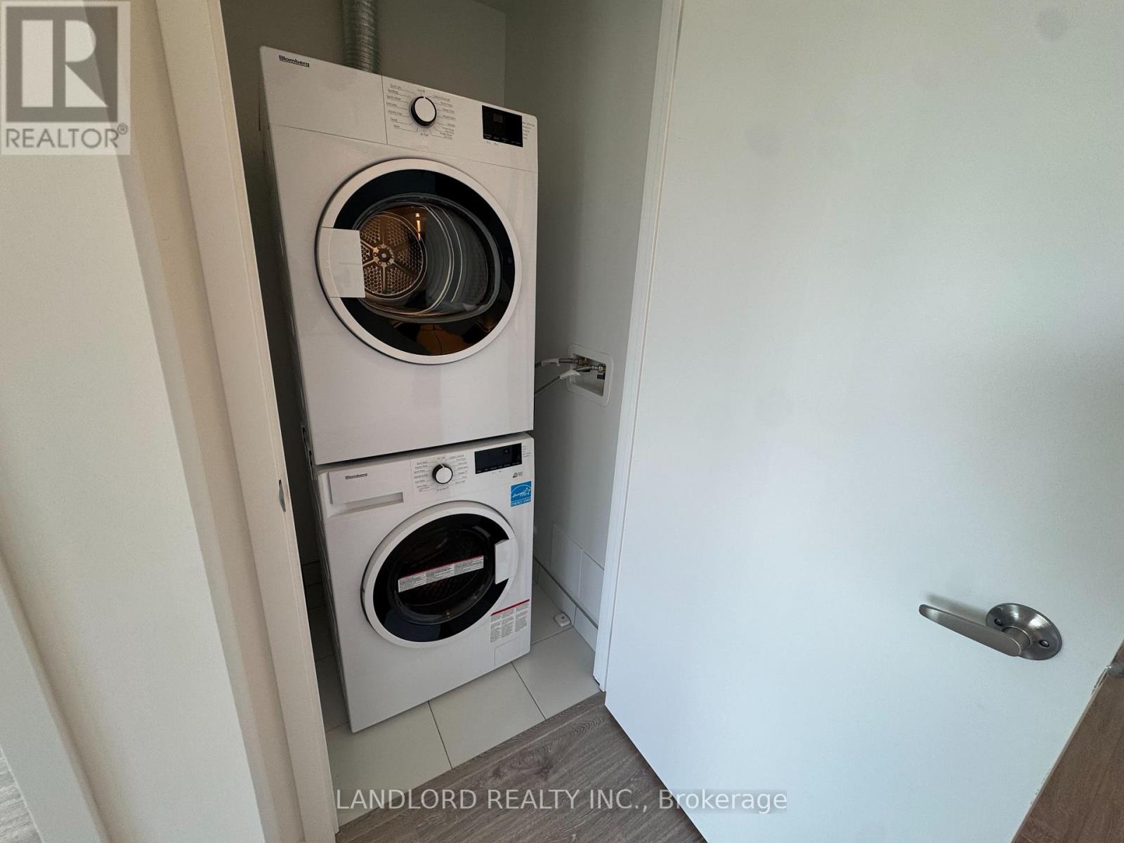 Photo 19 of 321 2485 Eglinton Avenue W, Mississauga ON
