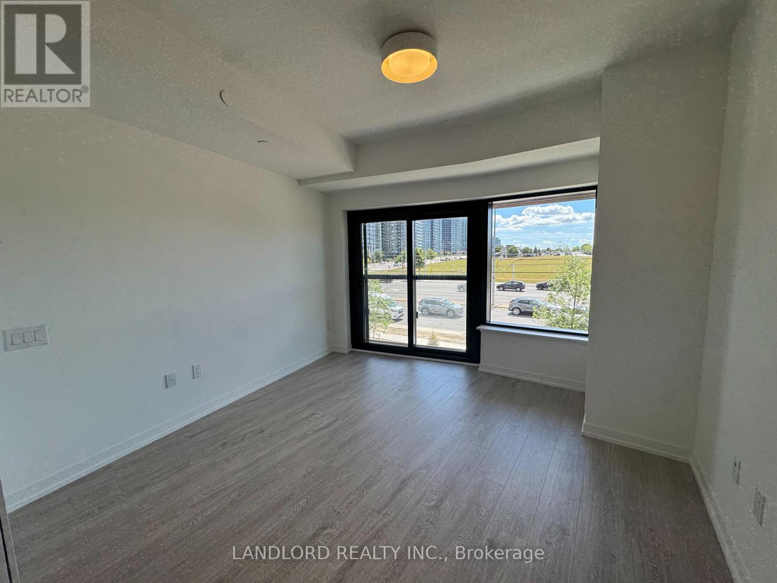 Photo 7 of 321 2485 Eglinton Avenue W, Mississauga ON