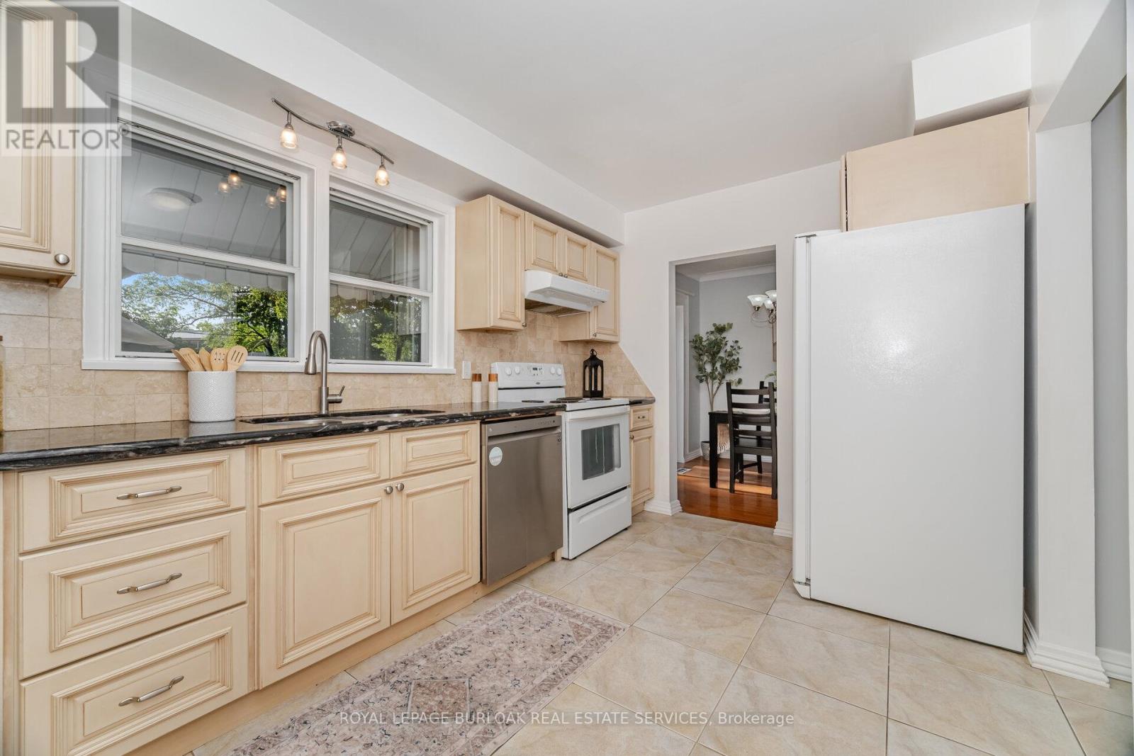 Photo 14 of 2295 Barclay Road, Burlington ON
