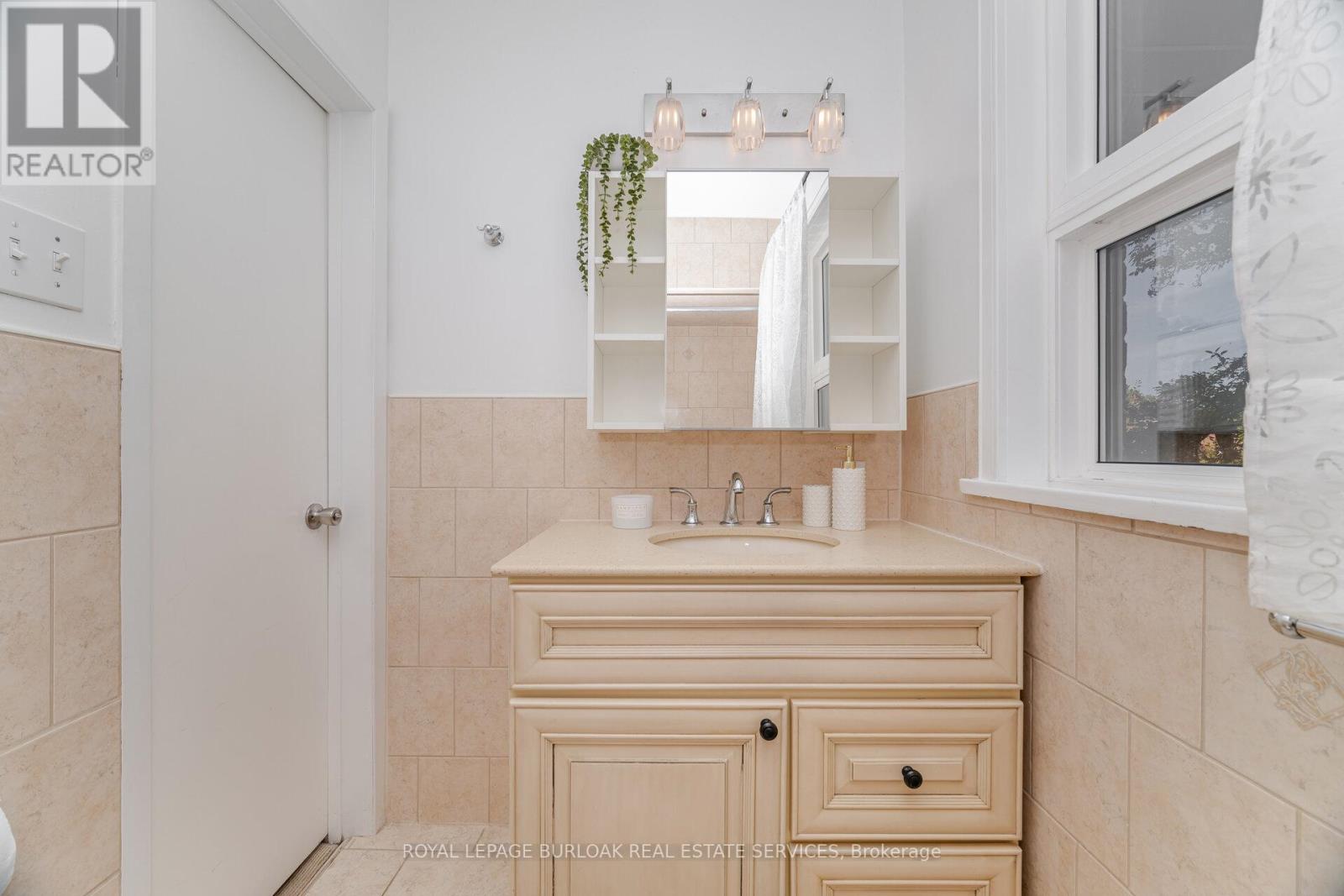Photo 29 of 2295 Barclay Road, Burlington ON
