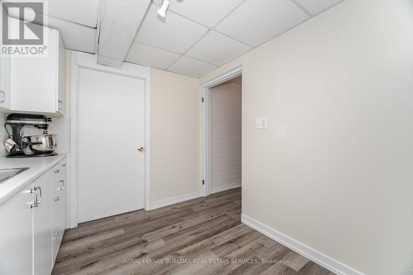 Photo 33 of 2295 Barclay Road, Burlington ON