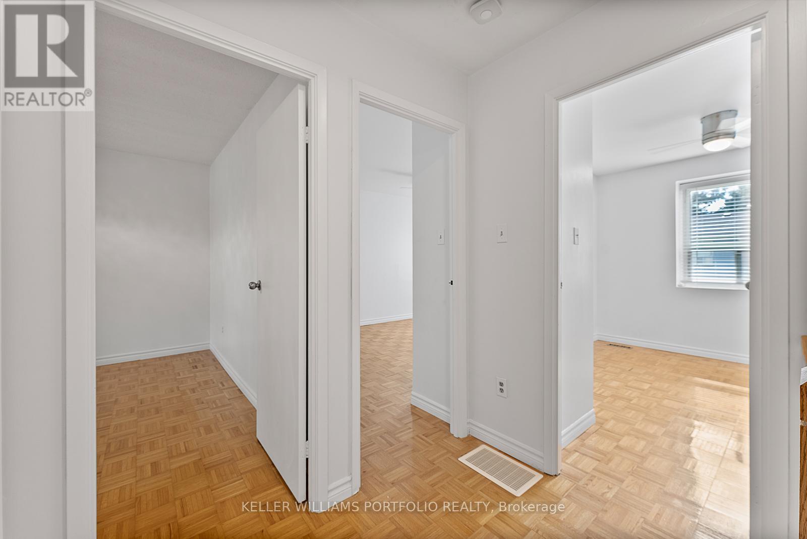 Photo 19 of 65 1055 Shawnmarr Road, Mississauga ON