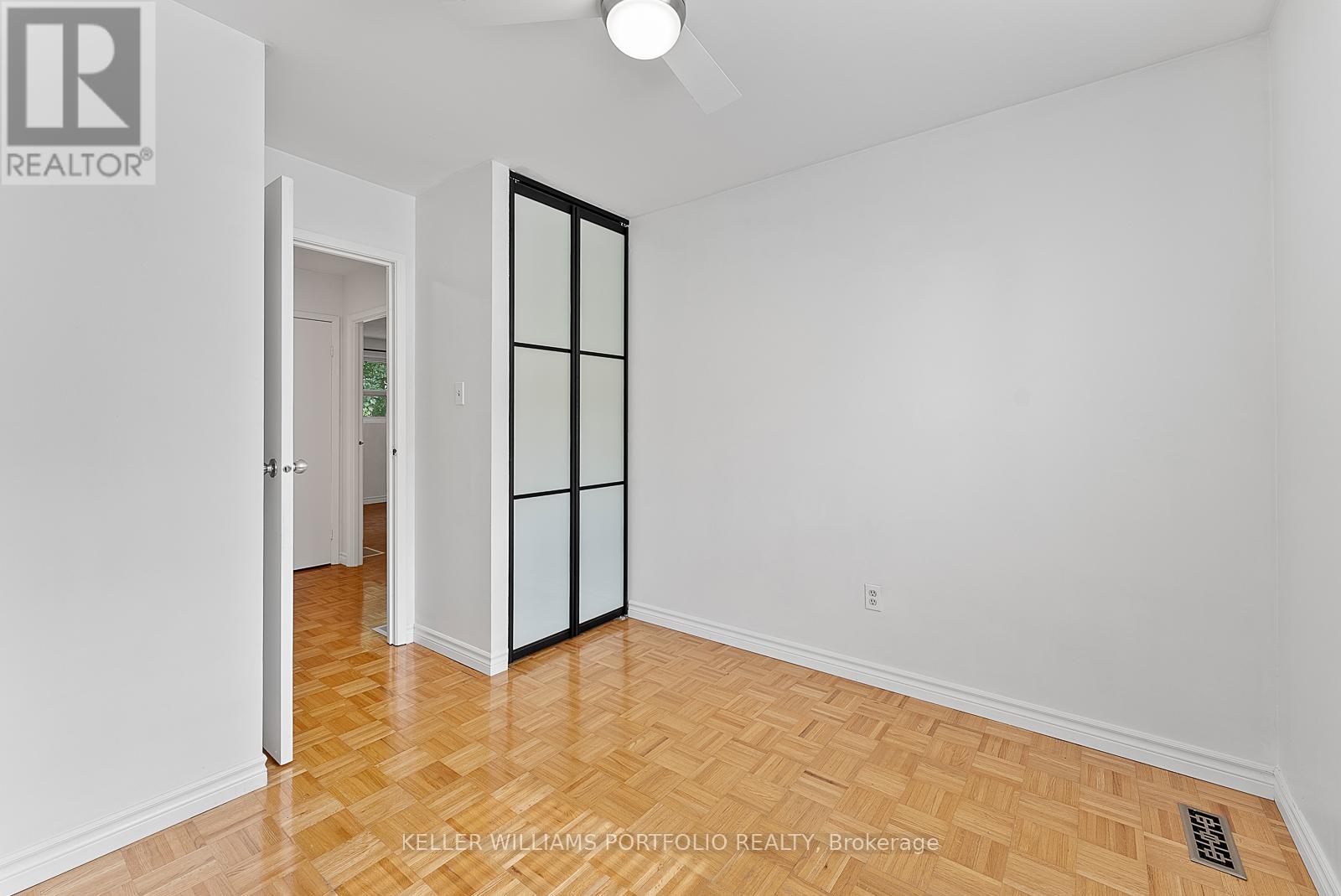Photo 28 of 65 1055 Shawnmarr Road, Mississauga ON