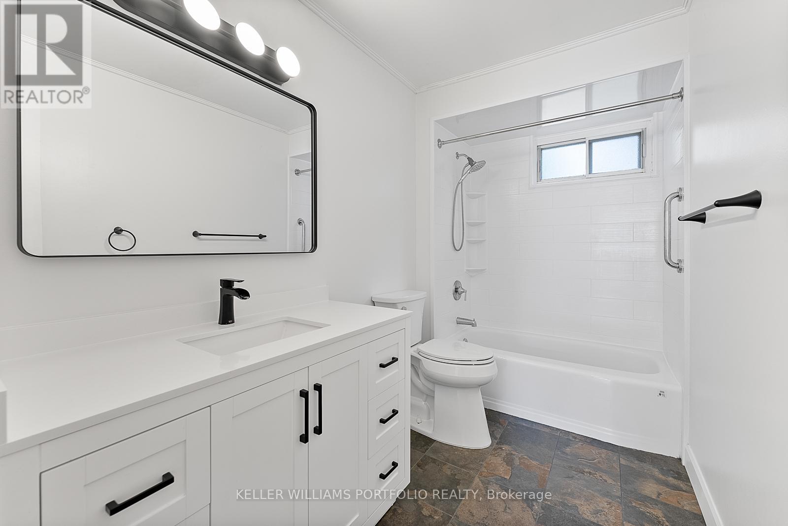 Photo 29 of 65 1055 Shawnmarr Road, Mississauga ON