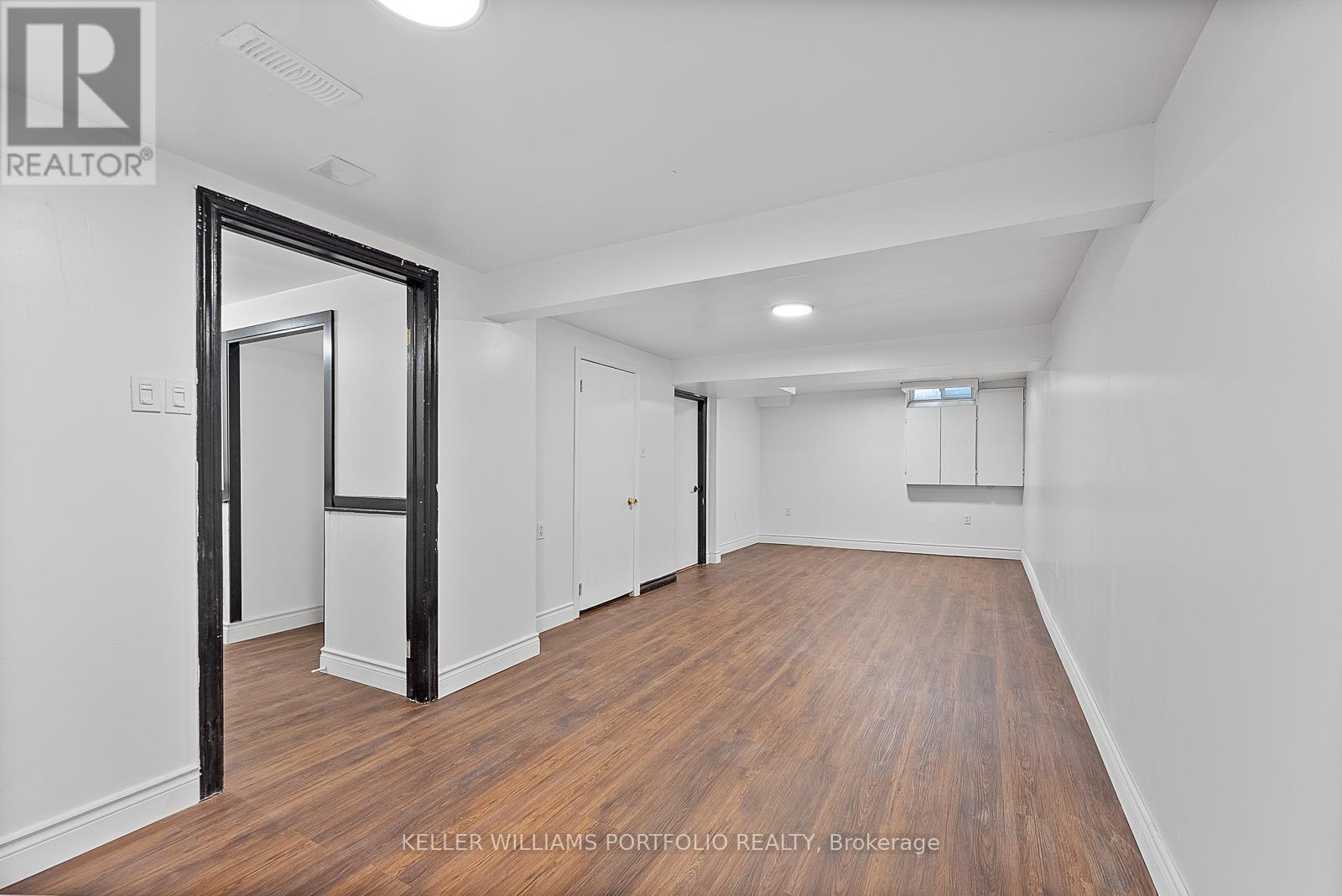 Photo 31 of 65 1055 Shawnmarr Road, Mississauga ON