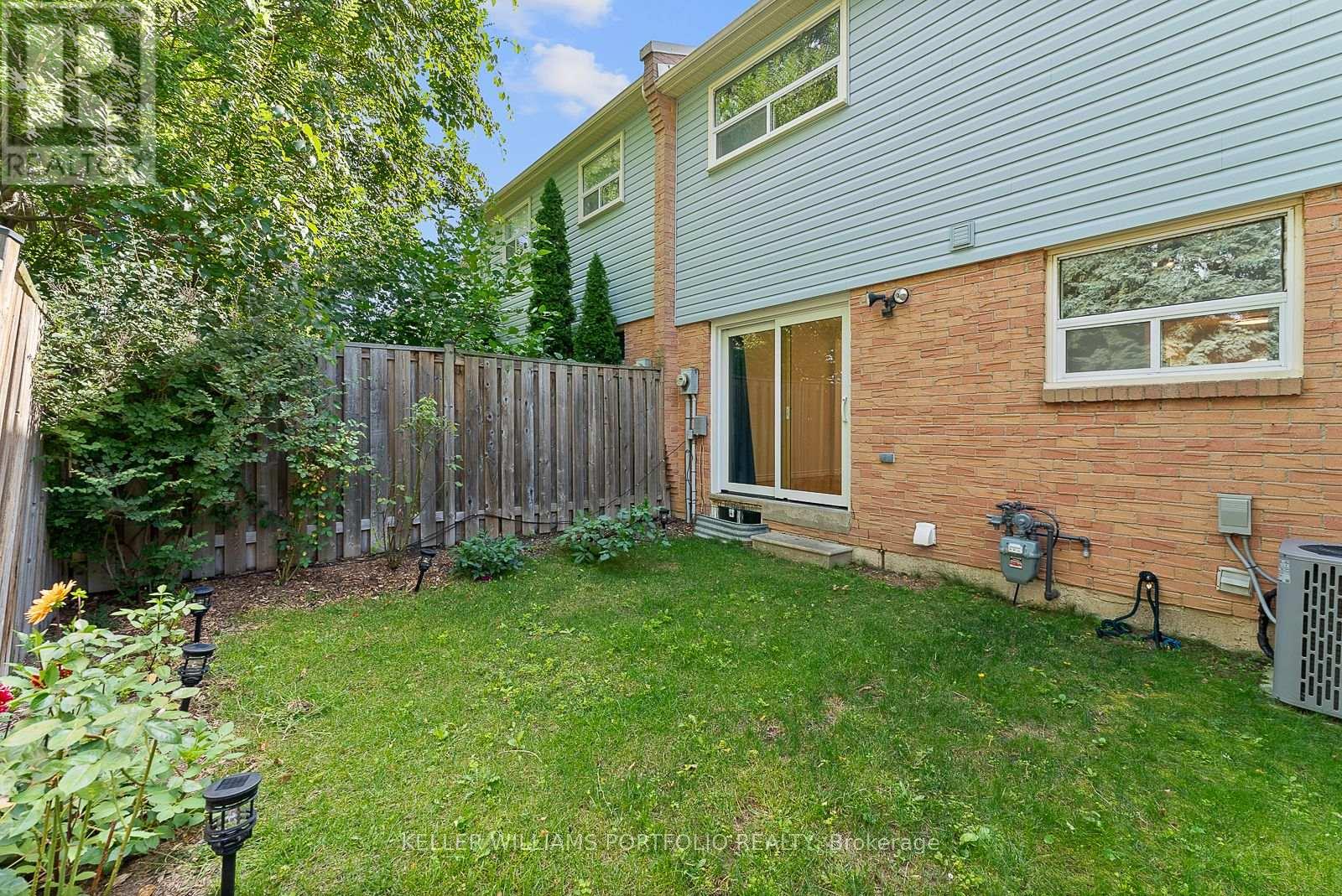 Photo 38 of 65 1055 Shawnmarr Road, Mississauga ON