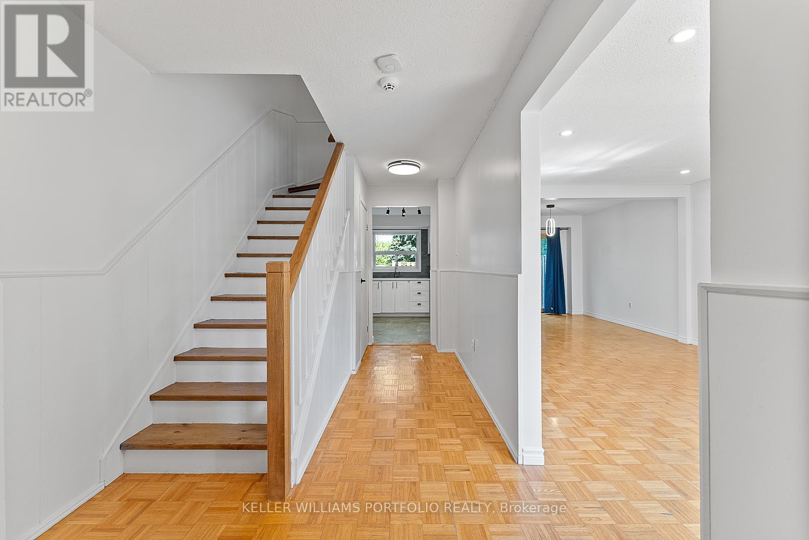 Photo 6 of 65 1055 Shawnmarr Road, Mississauga ON