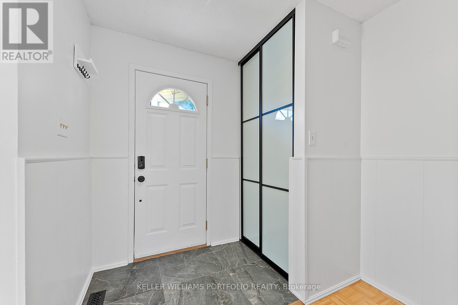 Photo 8 of 65 1055 Shawnmarr Road, Mississauga ON