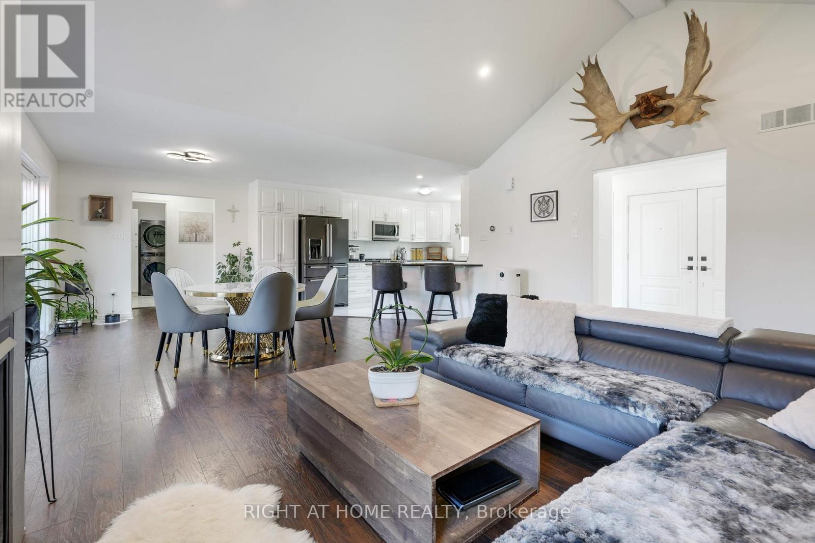 Photo 7 of 8833 Copeland Road, Ottawa ON