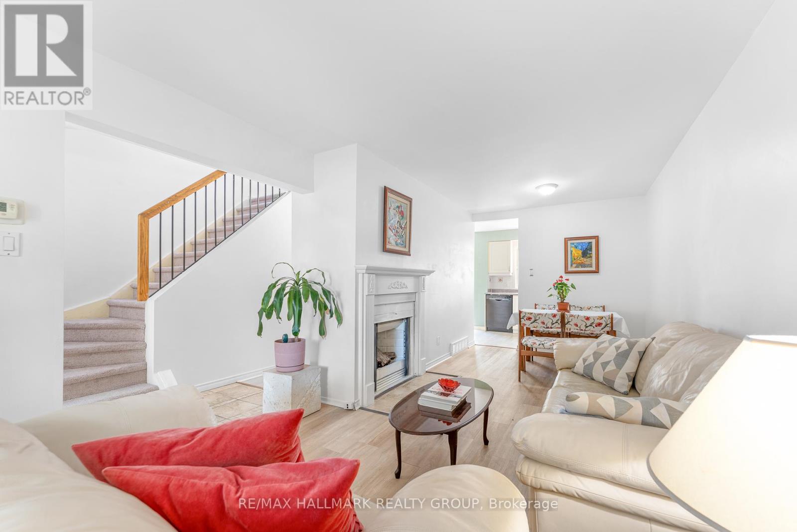 Photo 12 of 41 Sovereign Avenue, Ottawa ON