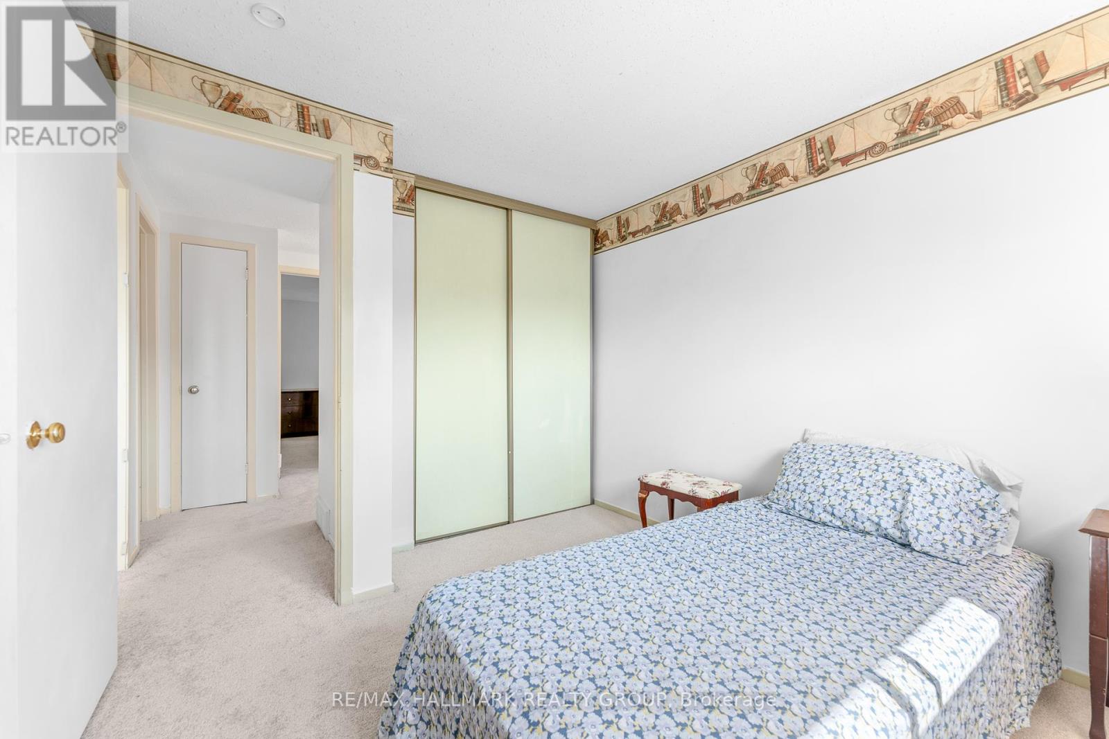 Photo 32 of 41 Sovereign Avenue, Ottawa ON